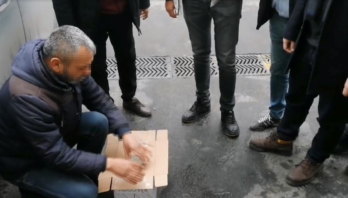 Polis iki ay takip etti, oyun deşifre edildi: “Bul karayı, al parayı” tuzağı işte böyle işliyor Polis iki ay takip etti, oyun deşifre edildi: “Bul karayı, al parayı” tuzağı işte böyle işliyor