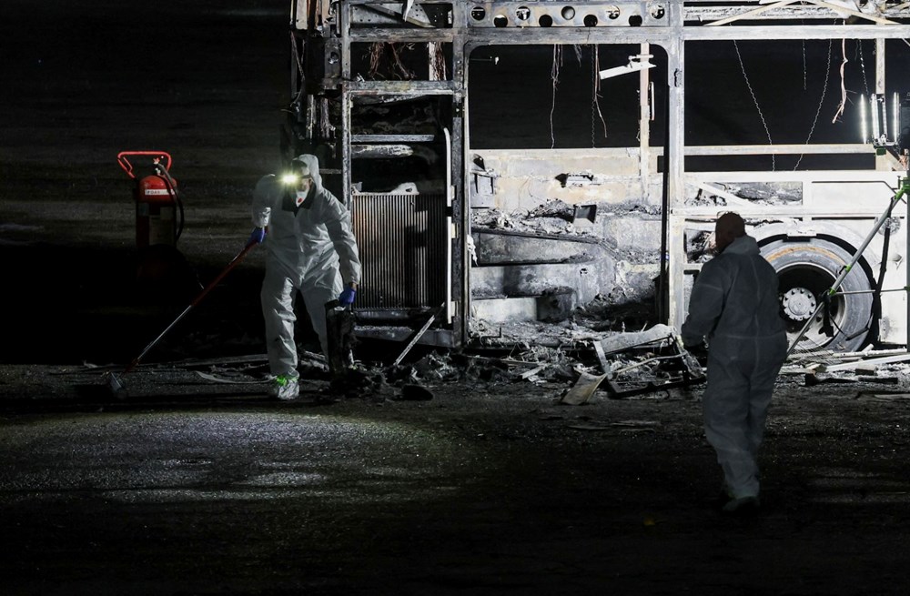 Tel Aviv'de zaman ayarlı saldırı: Otobüsler patladı, hükümet alarma geçti - 4