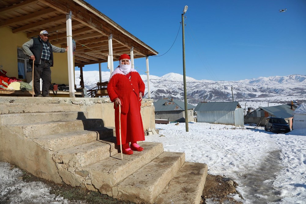 Çocukken gördüğü rüyanın
etkisiyle 67 yıldır kırmızı giyiniyor - 6