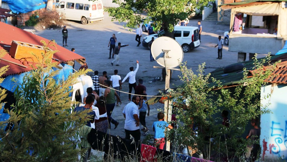 Kocaeli'de düğünde kavga: 1'i polis 5 yaralı