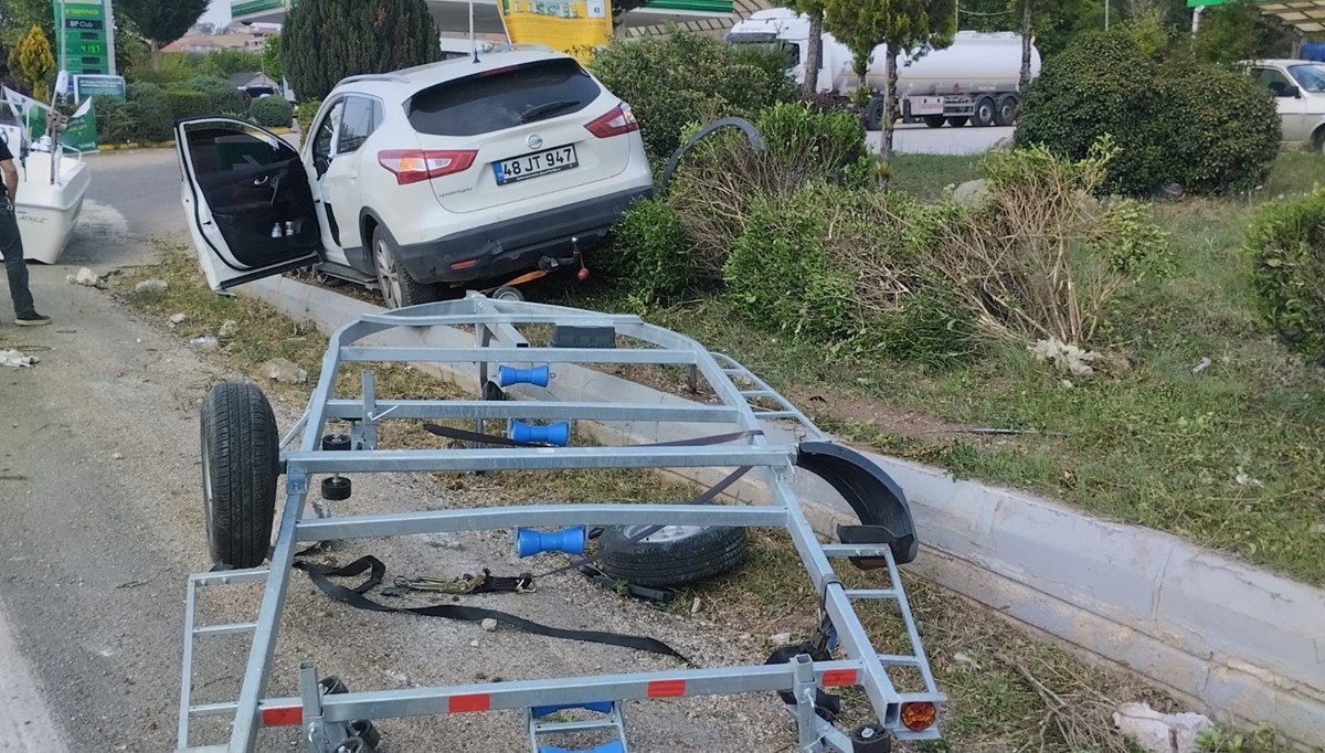 Mansur Yavaş'ın ağabeyi Burdur'da geçirdiği kazada yaralandı Mansur Yavaş'ın ağabeyi Burdur'da geçirdiği kazada yaralandı