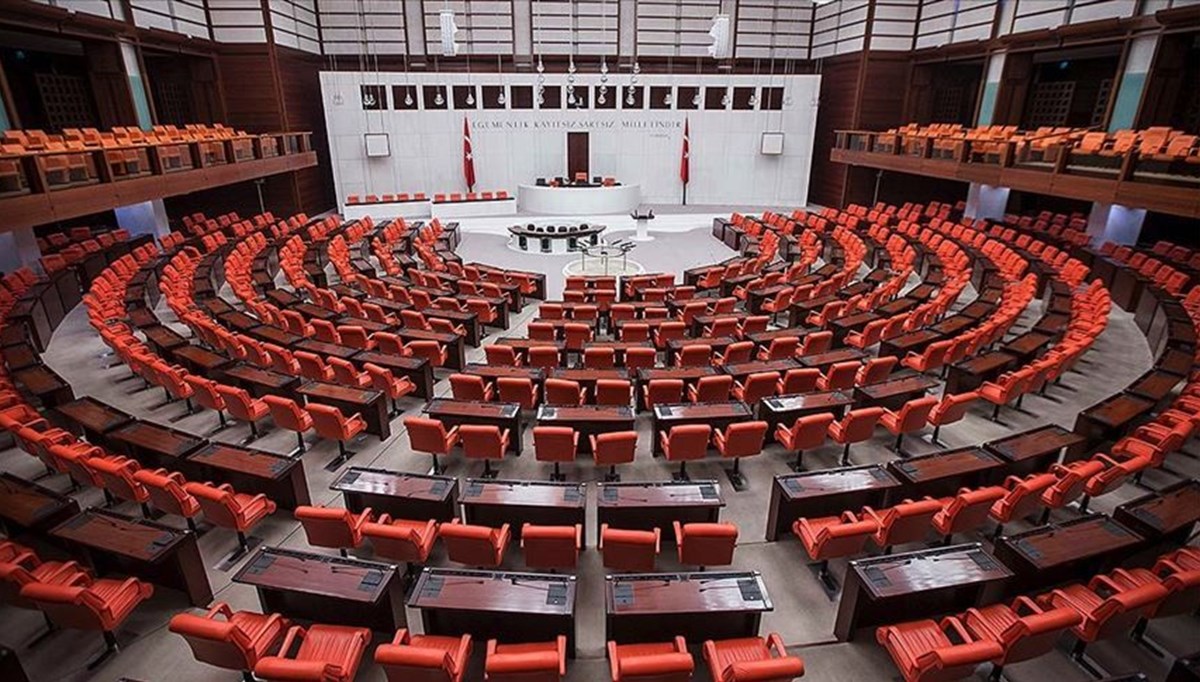Torba yasada önerge verildi: Ücretsiz izin desteği verilen sektör sayısı artırılıyor Torba yasada önerge verildi: Ücretsiz izin desteği verilen sektör sayısı artırılıyor