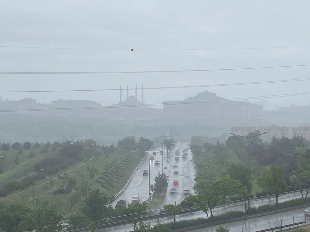 Ankara'yı sağanak vurdu: Yollar göle döndü, iki kardeş sele kapıldı - 5