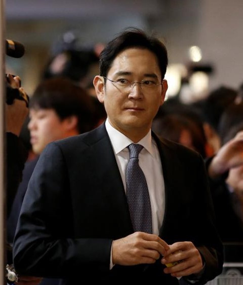 Güney Kore'deki rüşvet skandalı Samsung'a da sıçradı - 1
