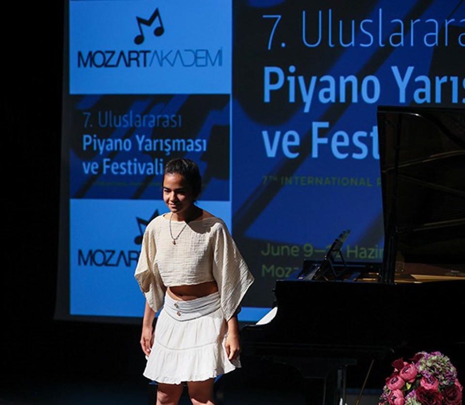 İzmir'de 7. Uluslararası Piyano Yarışması ve Festivali başladı - 1