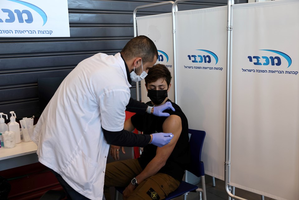 İsrail aşı şampiyonuyken, Filistinliler aşı bekliyor - 1