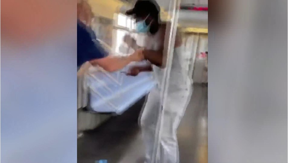 ABD'de metroda bıçaklı saldırı: 2 yaralı