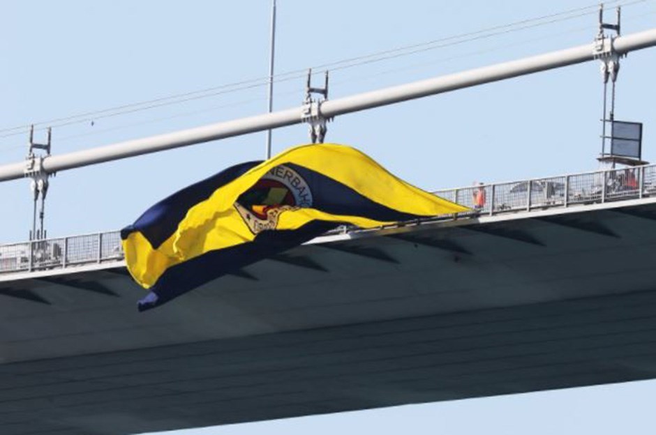 Fenerbahce Bayragi Istanbul Bogazi Nda Ntv