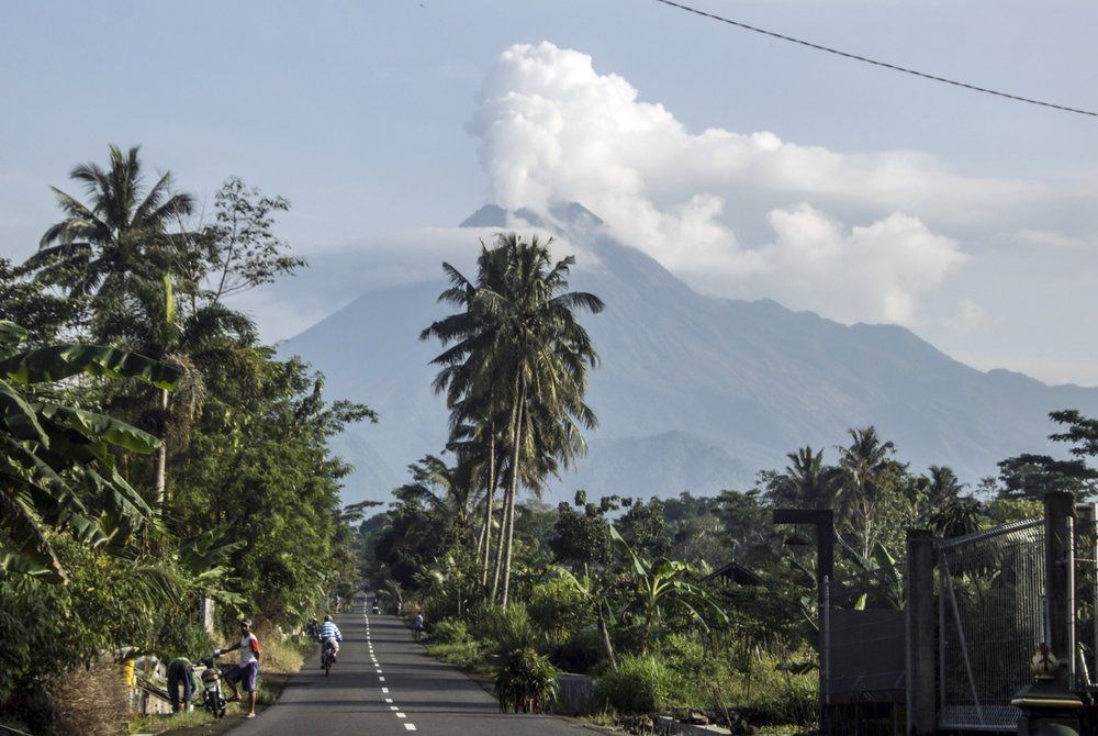 Endonezya’da yanardağ patlaması: 500 kişi tahliye edildi - 7