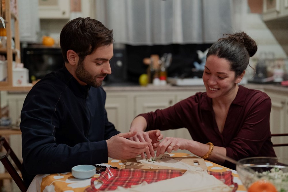 Sahipsizler: Azize'nin Dünyası Başına Yıkılıyor! Devran'ın Saklanan Gerçeği Açığa Çıktı! 74 RJzoyefPgEyAt aOuAXpVQ