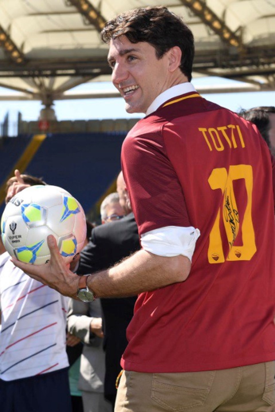 Kanada Başbakanı, Totti'nin formasını giydi - 1