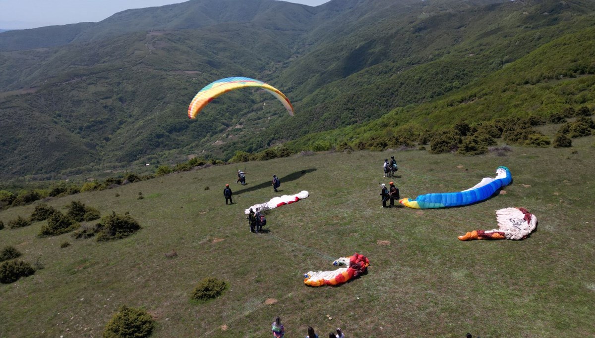 Uçmakdere'de yamaç paraşütü turizmi başladı