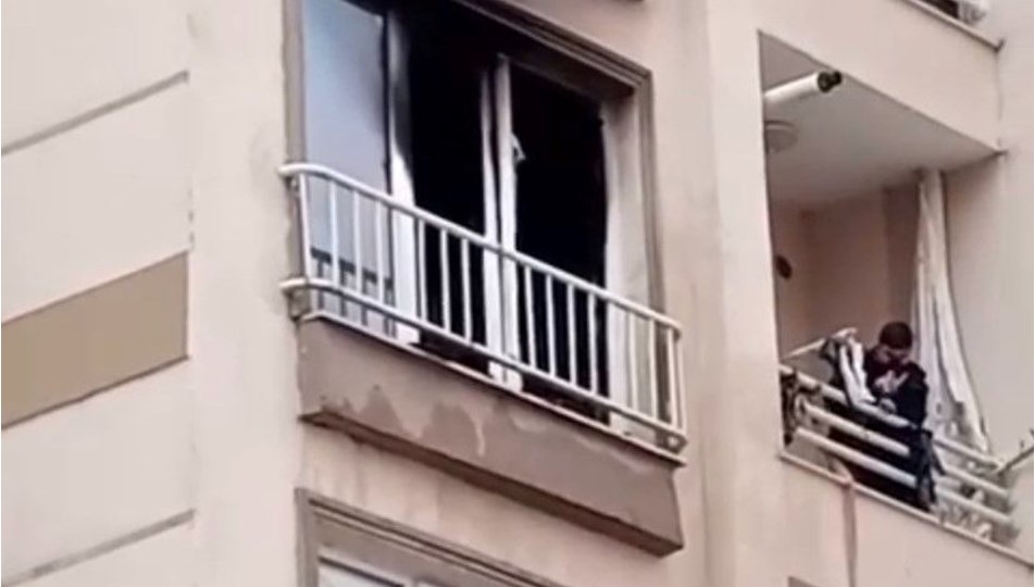 Yangına uykuda yakalanan aile son anda kurtarıldı