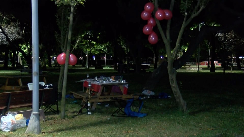 Kadıköy'de evlilik teklifi için gittikleri parkta kurşunların hedefi oldular - 1