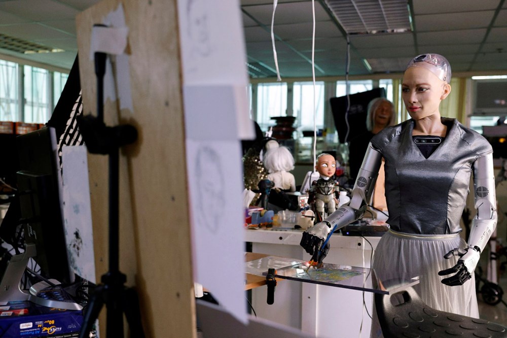 Robot Sophia’nın yaptığı tablo 688 bin 888 dolara satıldı - 7