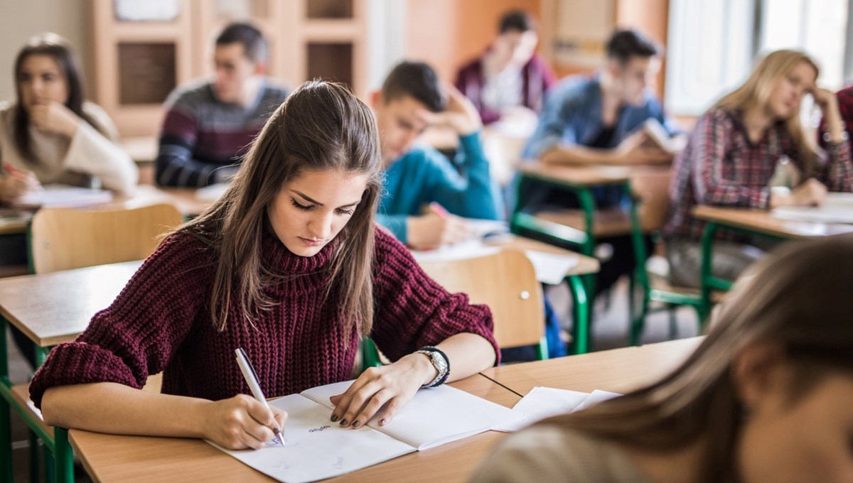 Öğretmen başına düşen öğrenci sayısı ilköğretimde 15, ortaöğretimde 13'e indi