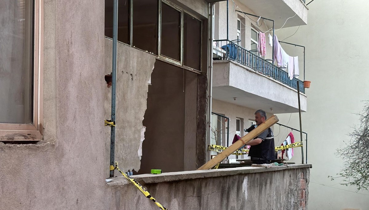 Kocaeli'de feci olay: Tadilat sırasında üzerine duvar yıkılan çocuk öldü Kocaeli'de feci olay: Tadilat sırasında üzerine duvar yıkılan çocuk öldü