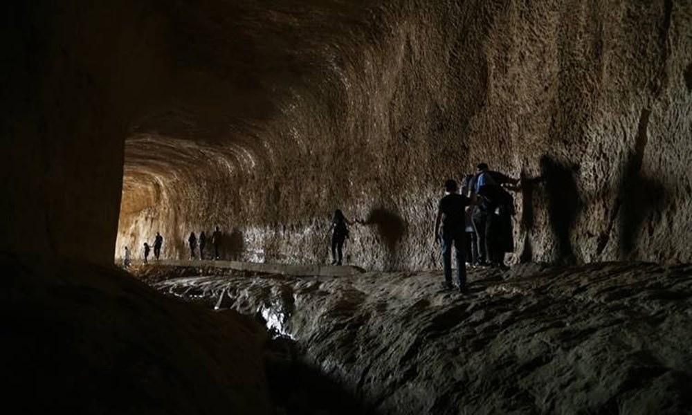 vespasianus titus tüneli, titus tüneli nerede, titus tüneli'nin özelliği, titus tüneli nasıl gidilir, beşikli mağara