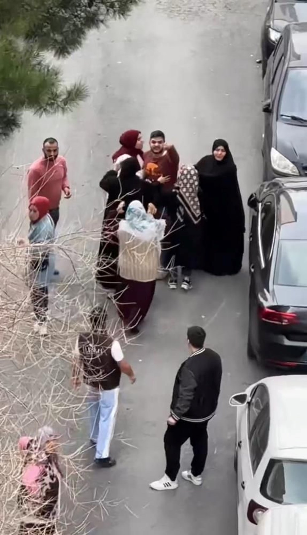 İstanbul’da “Bina kötü kokuyor” kavgası: 7 yaralı - 3