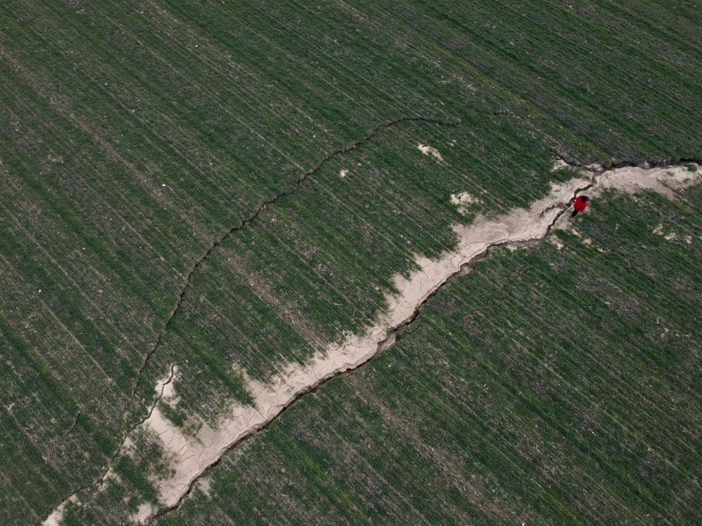Fay hattının geçtiği köy enkaza döndü - 11