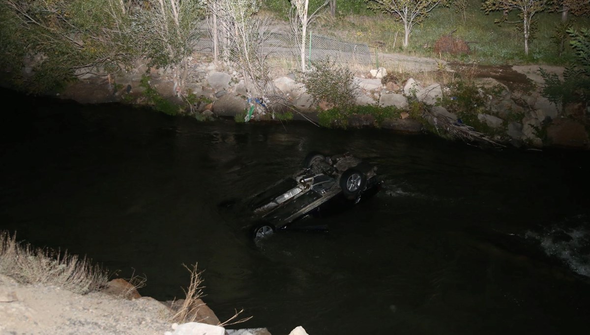 Erzurum'da otomobil dereye uçtu: 2 ölü, 3 yaralı