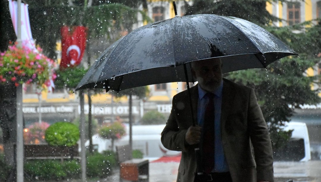 Meteoroloji'den 5 il için sarı kodlu uyarı: İstanbul'a yaz sağanakları geliyor (Bugün hava nasıl olacak?)