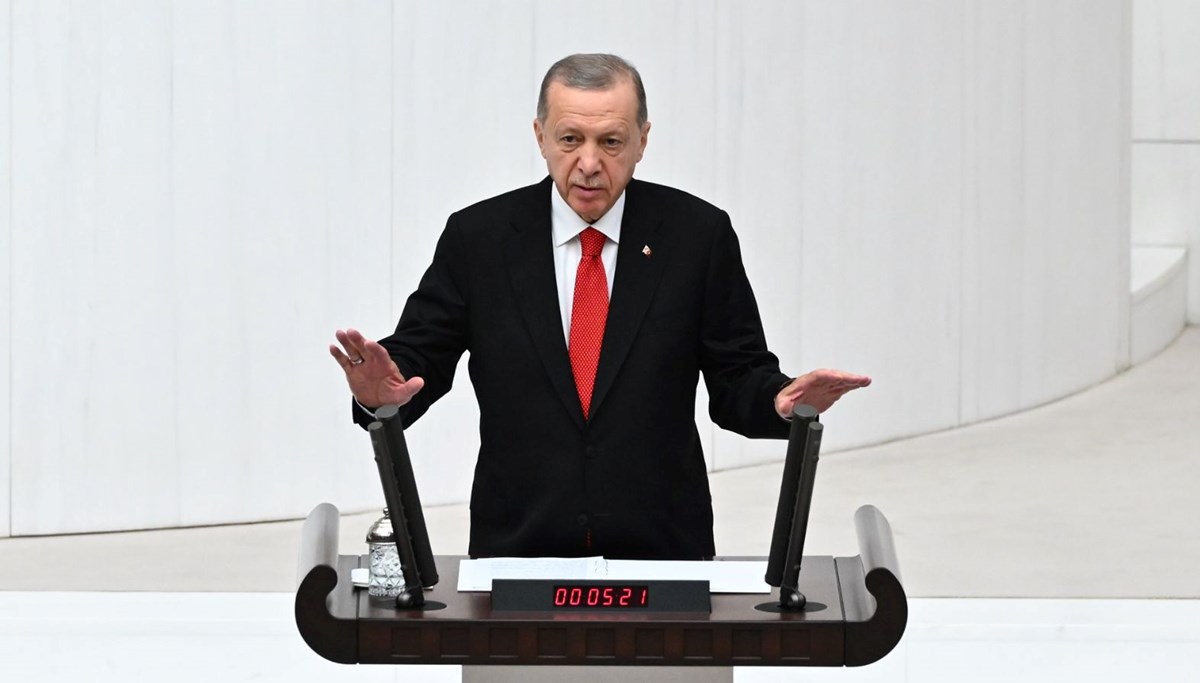 Meclis’te yeni yasama yılı başladı | Cumhurbaşkanı Erdoğan’dan “yeni anayasa” mesajı Meclis’te yeni yasama yılı başladı | Cumhurbaşkanı Erdoğan’dan “yeni anayasa” mesajı