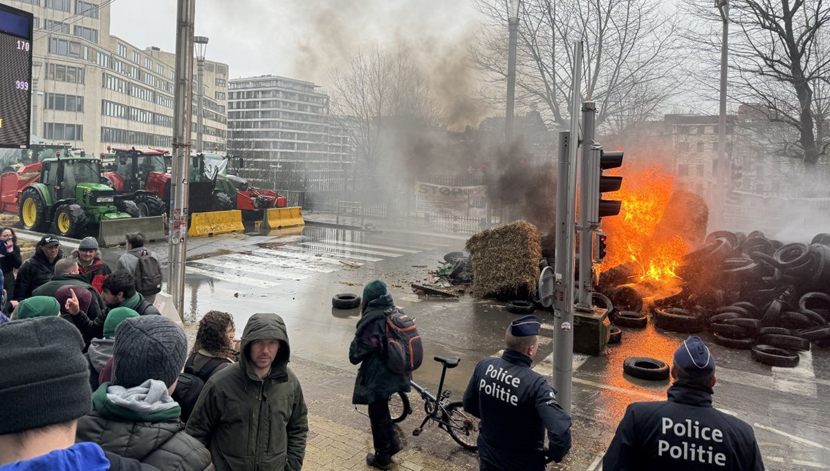 Çiftçiler, Brüksel'i yaktı