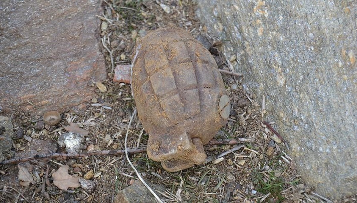 Kurtuluş Savaş'ında kalma patlamamış el bombası bulundu Kurtuluş Savaş'ında kalma patlamamış el bombası bulundu