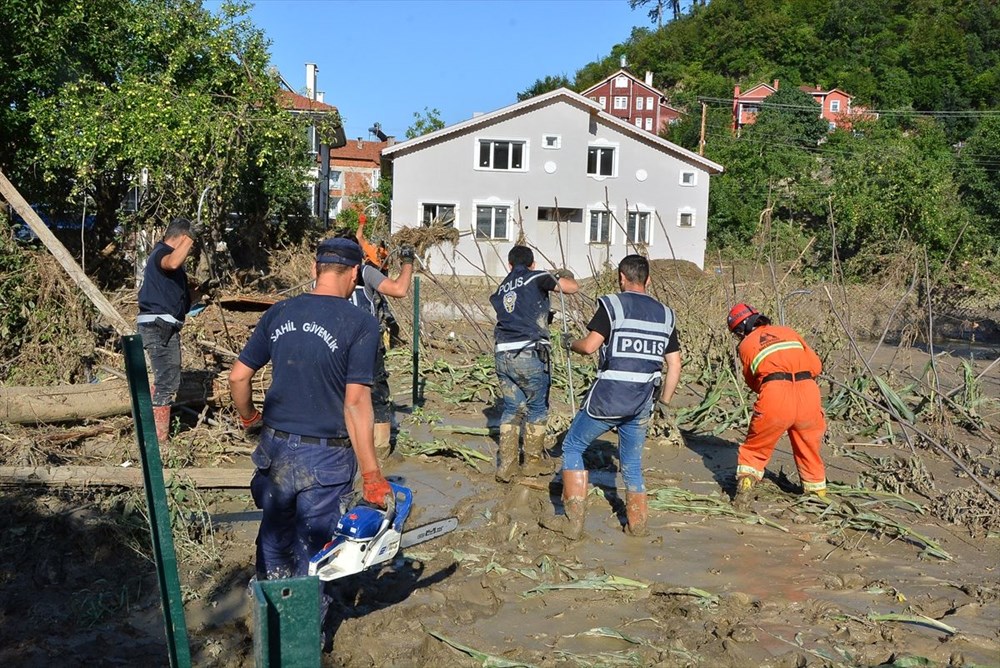 Batı Karadeniz'de sel felaketi: 3 ilde 66 can kaybı - 21