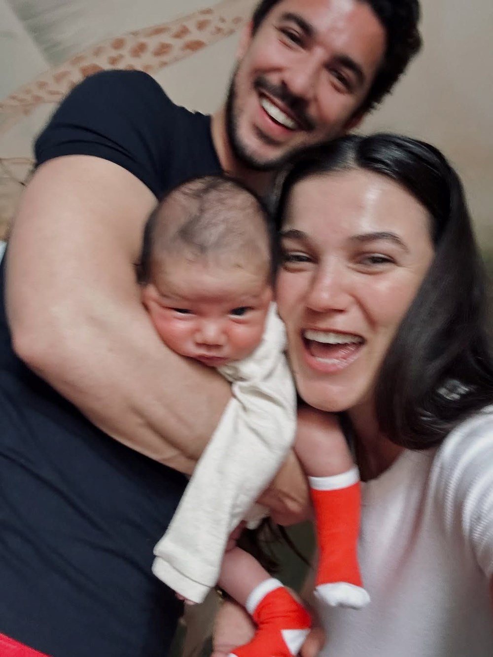 Pınar Deniz ile Kaan Yıldırım oğullarının yüzünü ilk kez gösterdi - 3