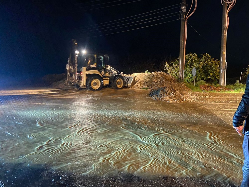 Çanakkale'de sağanak: Dereler taştı, yollar göle döndü - 3
