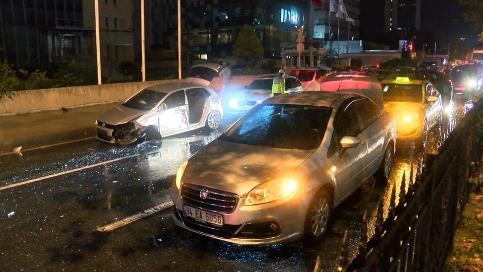 İstanbul Sarıyer'de aynı bölgede iki kaza: 6 yaralı - 1