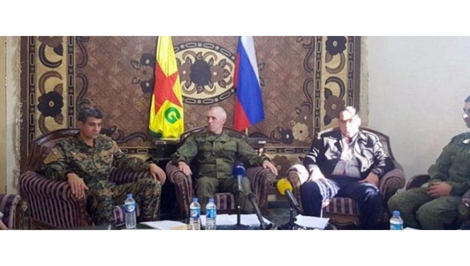 Rus komutan YPG sözcüsüyle basın toplantısı yaptı