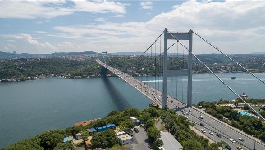 İstanbul Boğazı'nda gemi trafiği çift yönlü askıya alındı