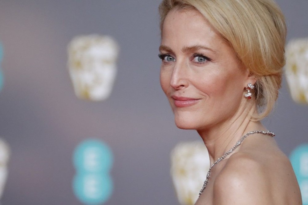 Gillian Anderson hayranlarından korunmak için asistan tuttu - 1