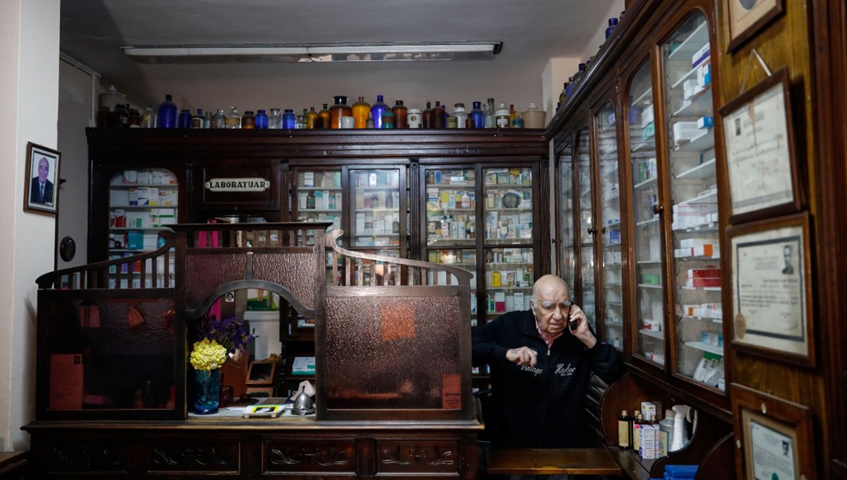 İstanbul'un en eski eczanesi 119 yıldır şifa dağıtıyor