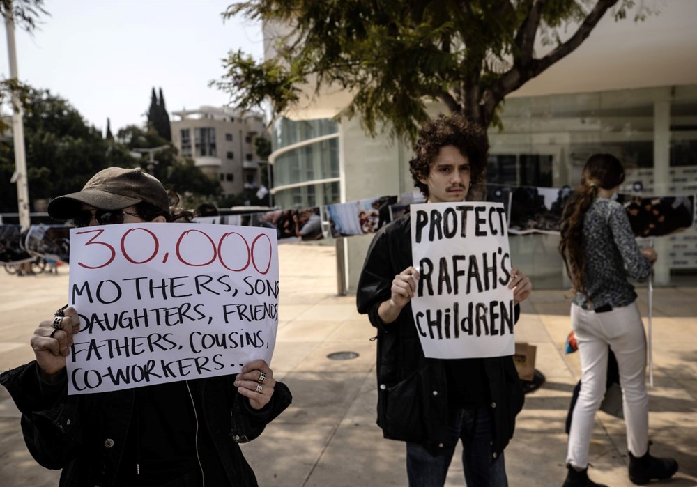 İsrail'in başkenti Tel Aviv'de savaş karşıtı gösteri - 3