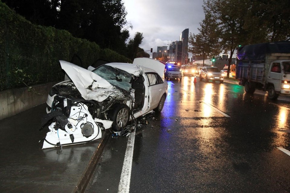 Sarıyer'de trafik kazası: 2 ölü - 1