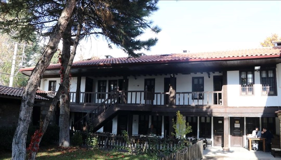 Çankırı'daki tarihi Çivitcioğlu Medresesi ziyaretçilerini ağırlıyor