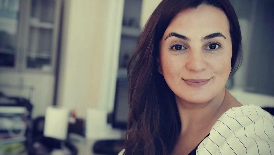 Kazada hayatını kaybeden genç kadın gözyaşları içinde toprağa verildi