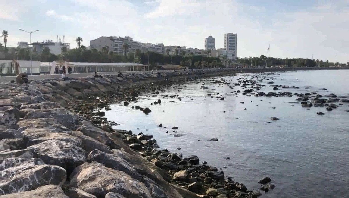 İskenderun'da da deniz çekildi