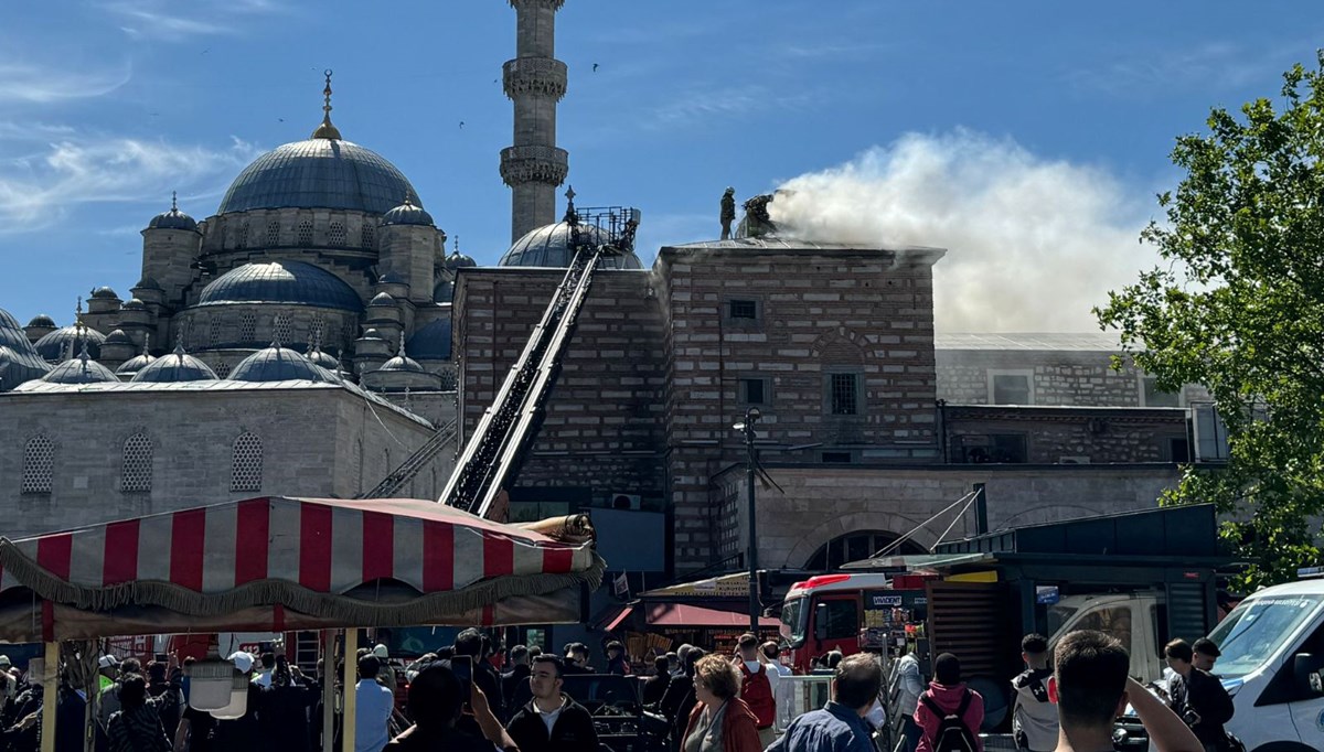 Tarihi Mısır Çarşısı'nda yangın paniği