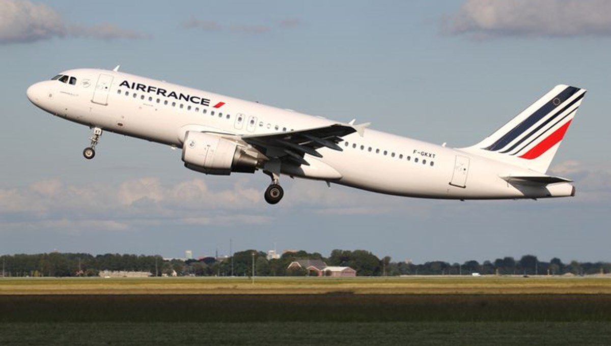 Air France Beyrut'a uçuşları askıya aldı Air France Beyrut'a uçuşları askıya aldı