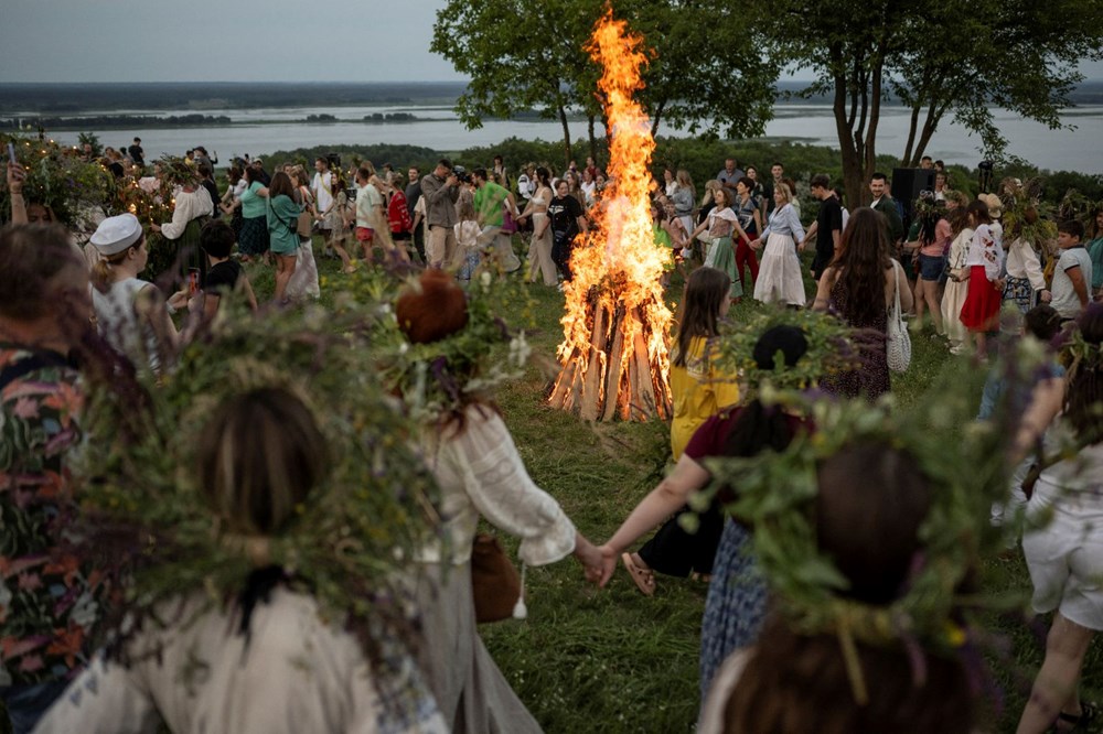 Ukrayna'da "Ivan Kupala" kutlamaları renkli görüntülere sahne oldu - 3