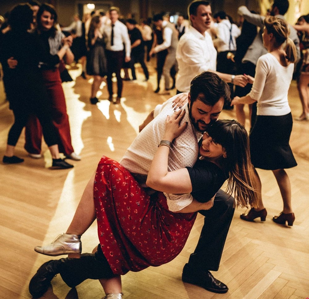 TEM'de Ölümcül Dans: Sırp Dansçı Kazada Hayatını Kaybetti 72 RZsF87 89UOUnn LIDR21g