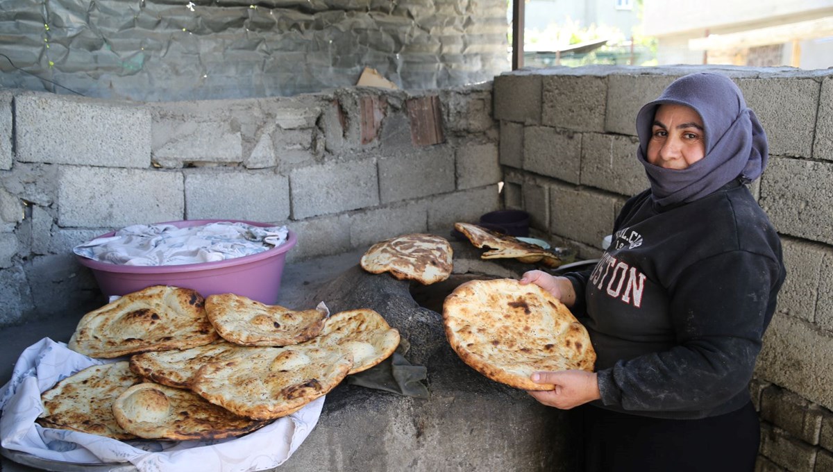 8 çocuğuna hem anne hem baba oldu: 11 yıldır evinin geçimini sağlıyor