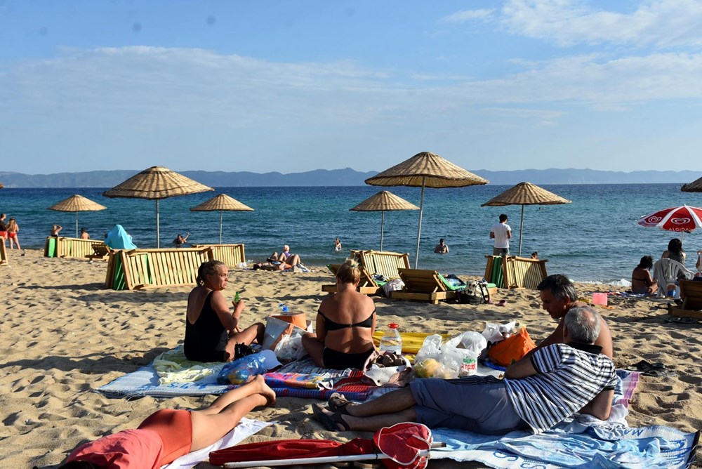 İtalyan koyu, tatilcilerin atıklarıyla çöplüğe döndü - 9