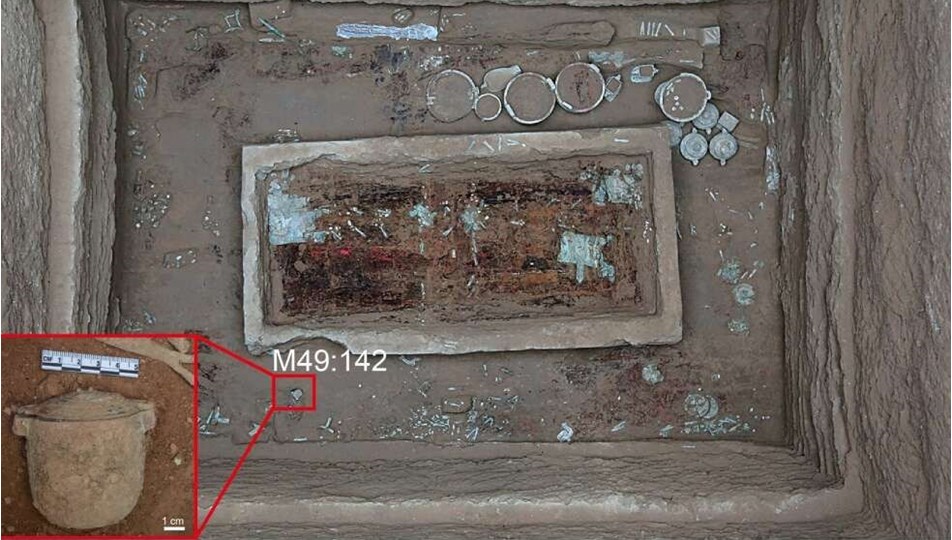 Erkekler tarafından kullanılan 2 bin 700 yıllık yüz kremi bulundu