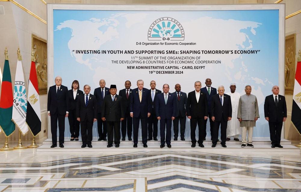 Cumhurbaşkanı Erdoğan Mısır'da: Tüm dini grupların bir arada yaşadığı, terörden arınmış bir Suriye çağrısı yaptı - 1